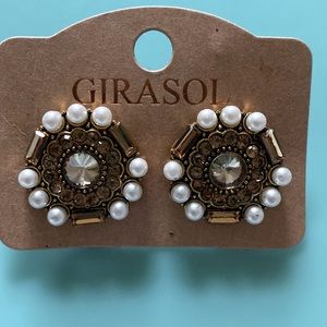 Pearl and stone studs